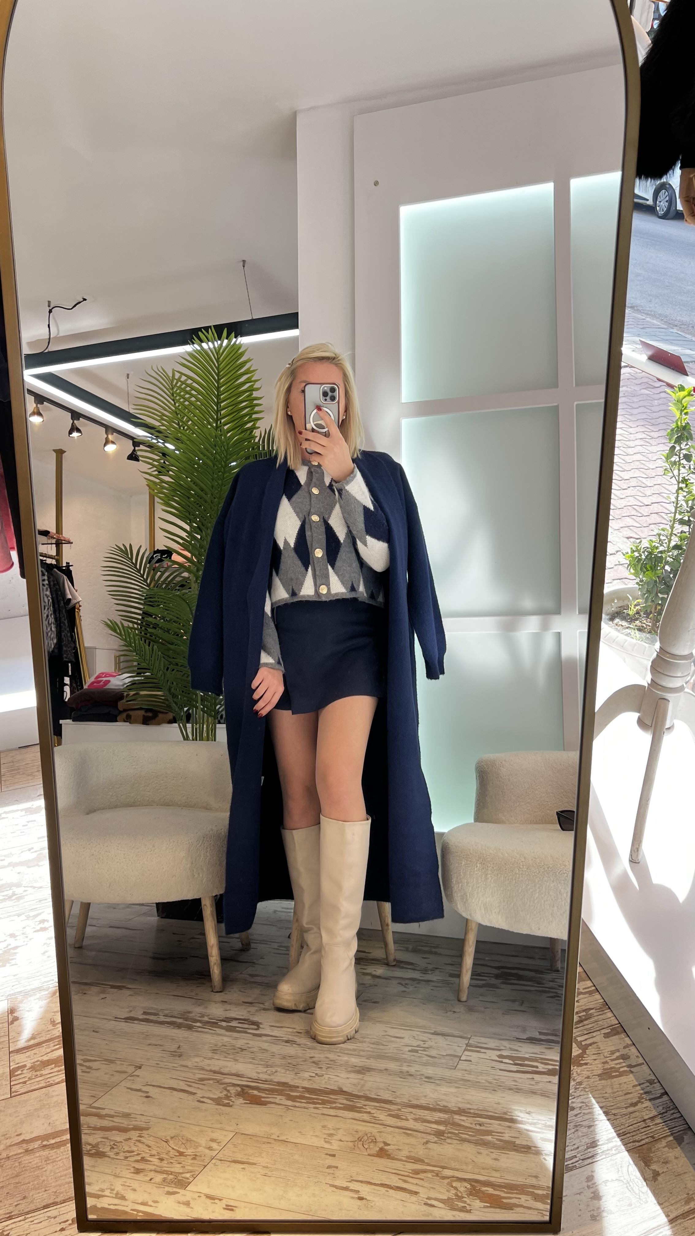 DELUX LACİVERT UZUN TRİKO HIRKA