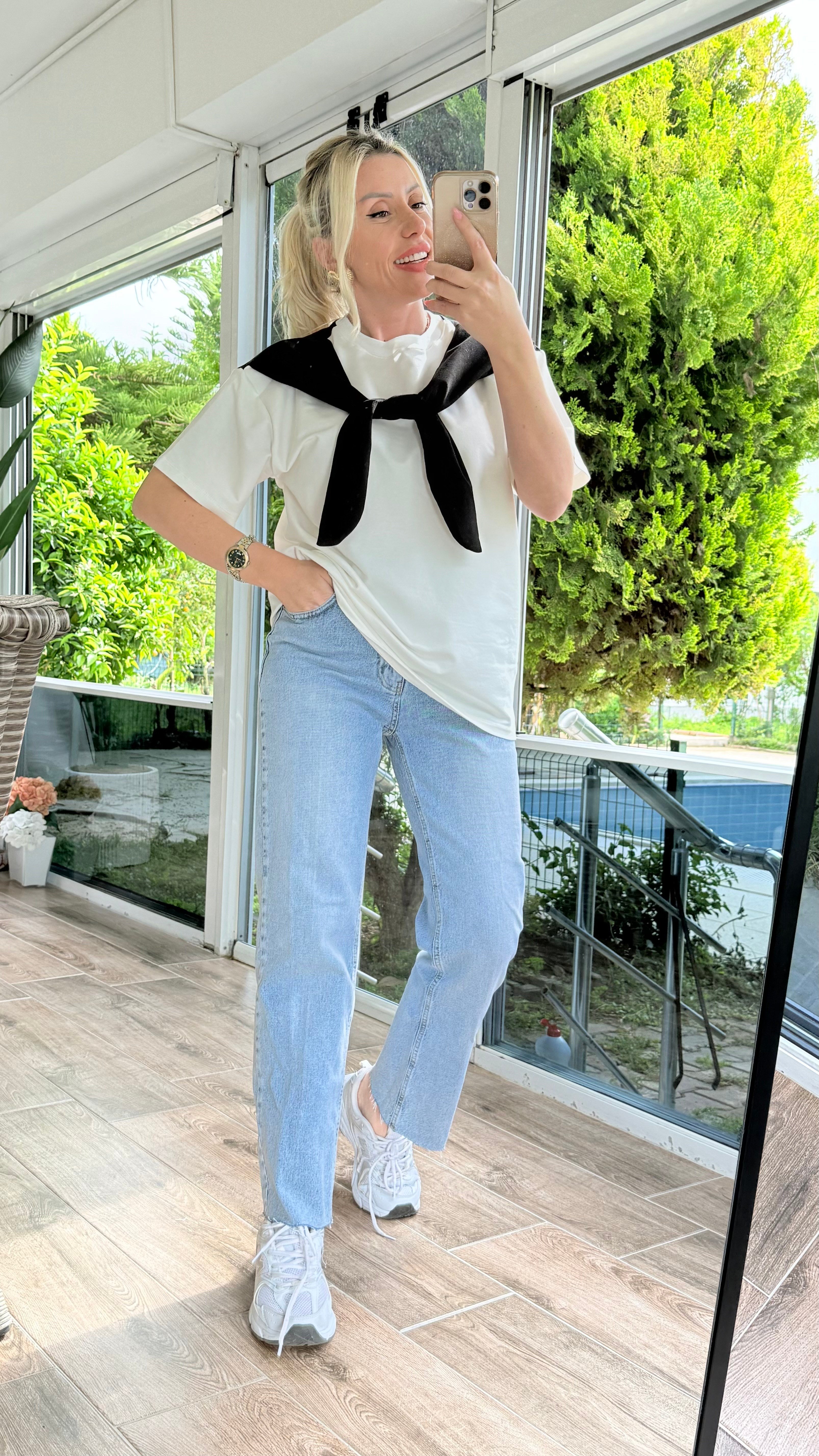 ENDORA SİYAH FULARLI TSHIRT