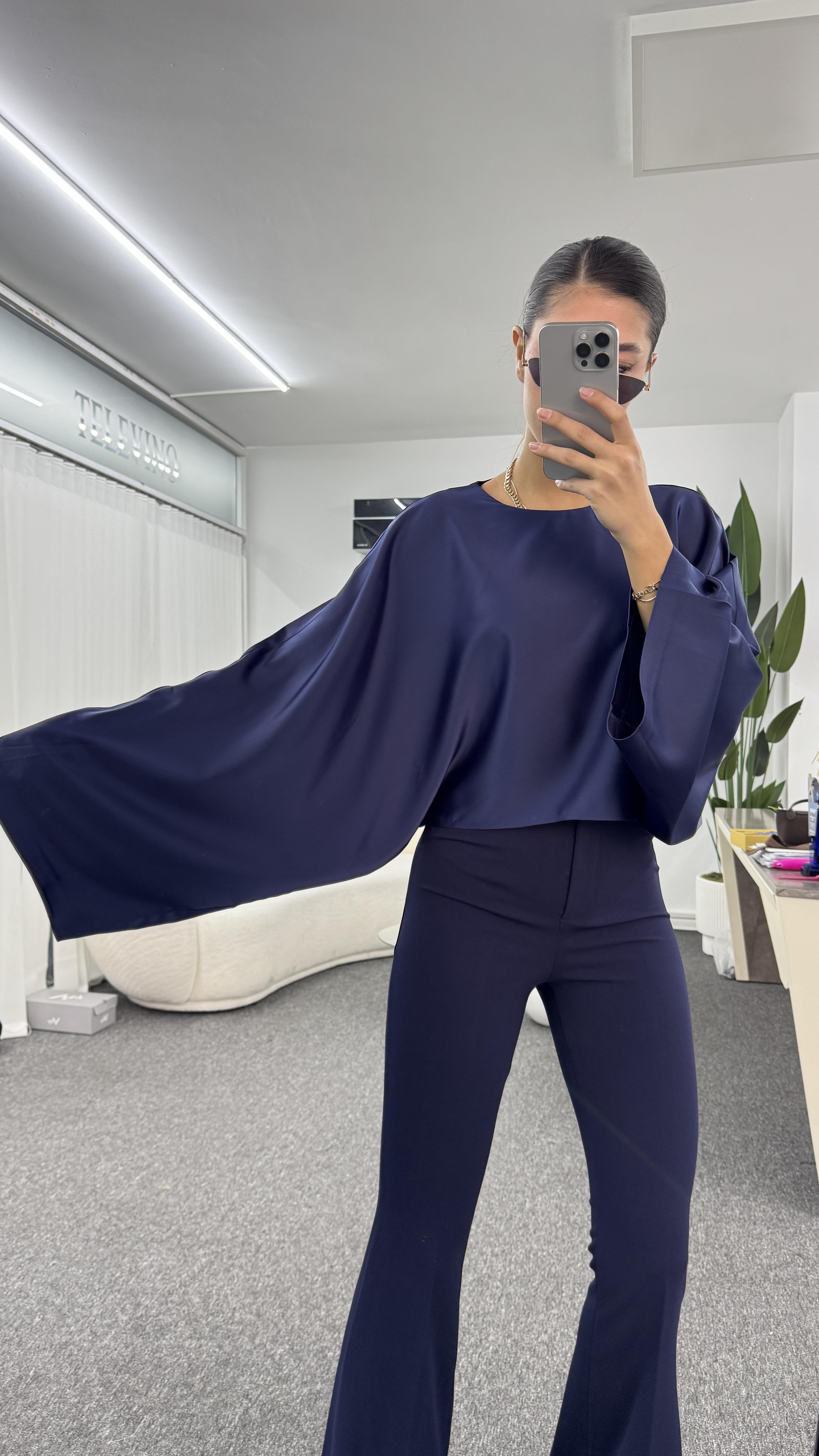 ENZO LACİVERT SATEN BLUZ