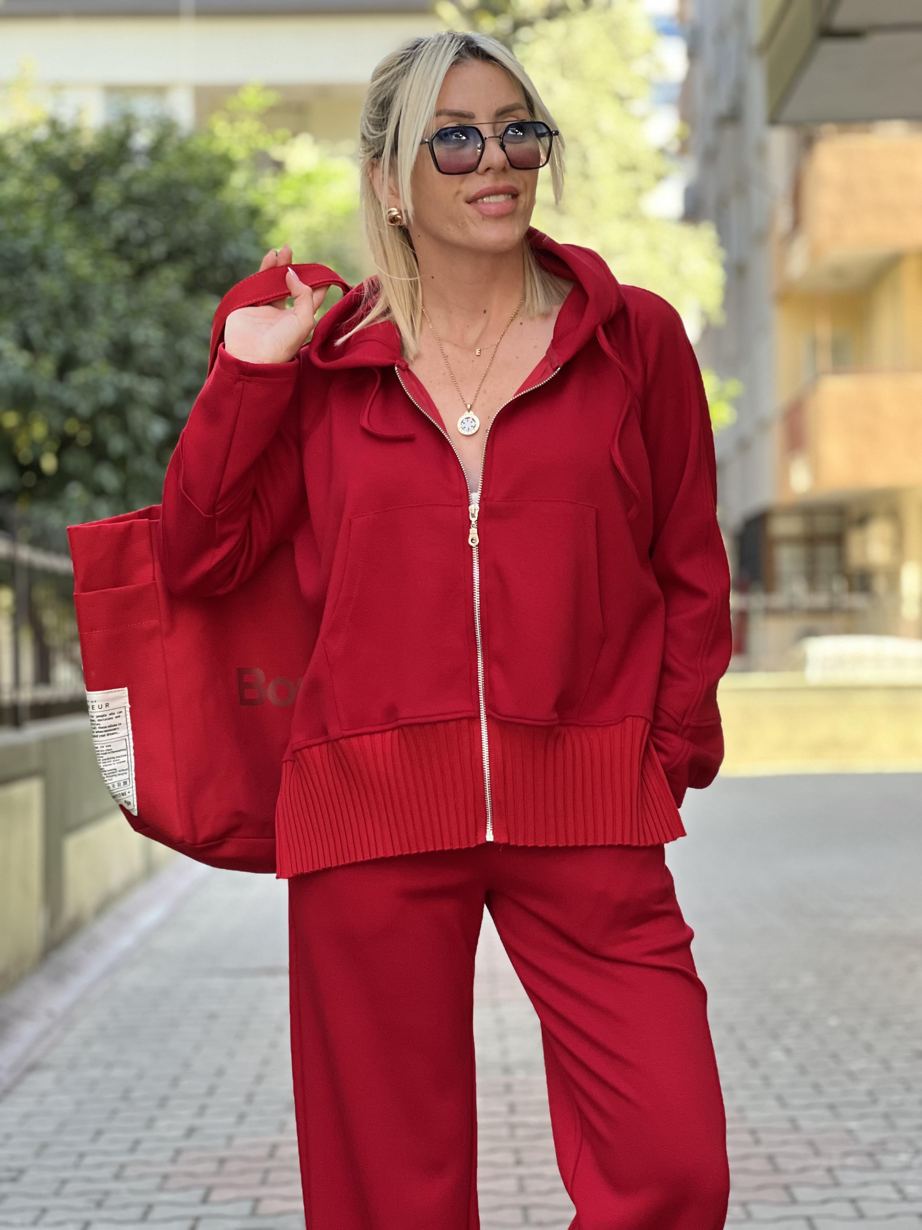 FLARI KIRMIZI TRİKO DETAY TAKIM