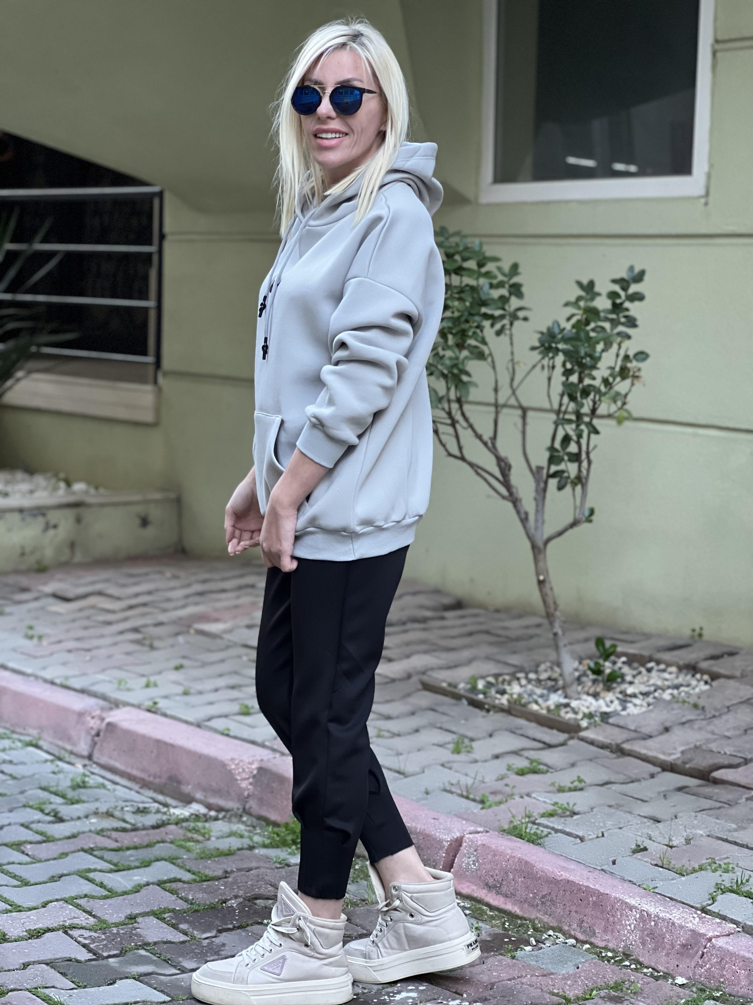 GRİ KAPŞONLU SWEAT