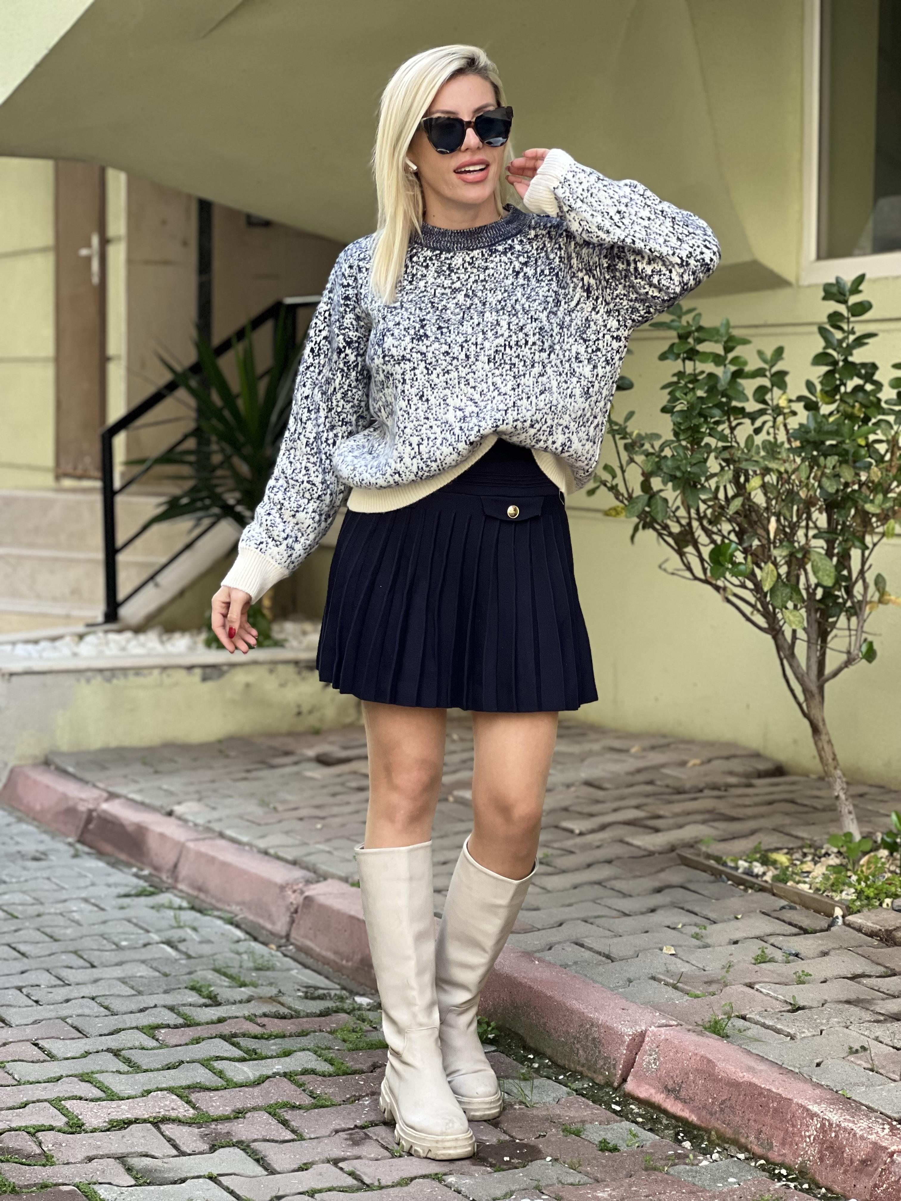 LACİVERT TAŞLI KAZAK