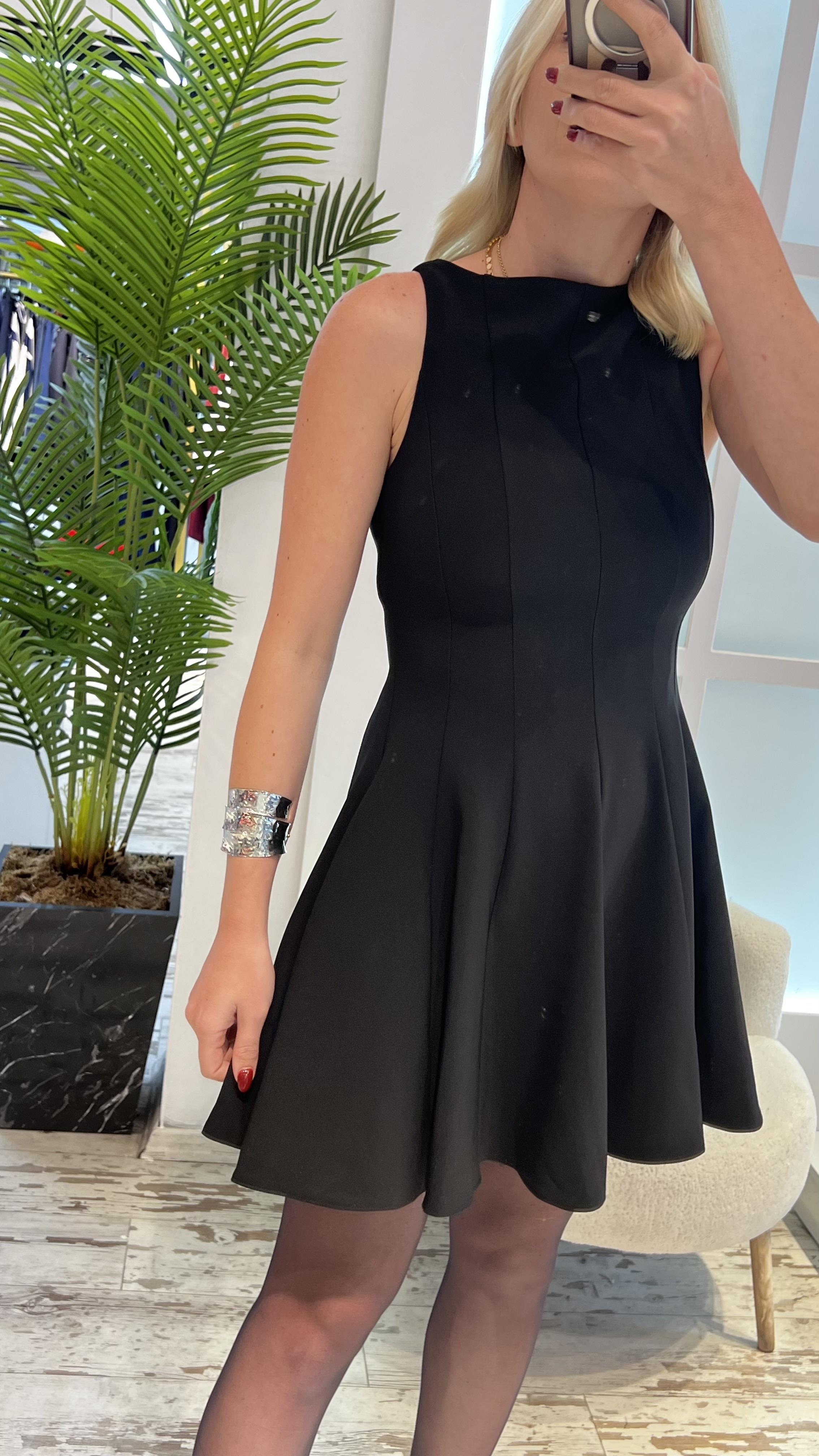 MORE PİLELİ SİYAH ELBİSE