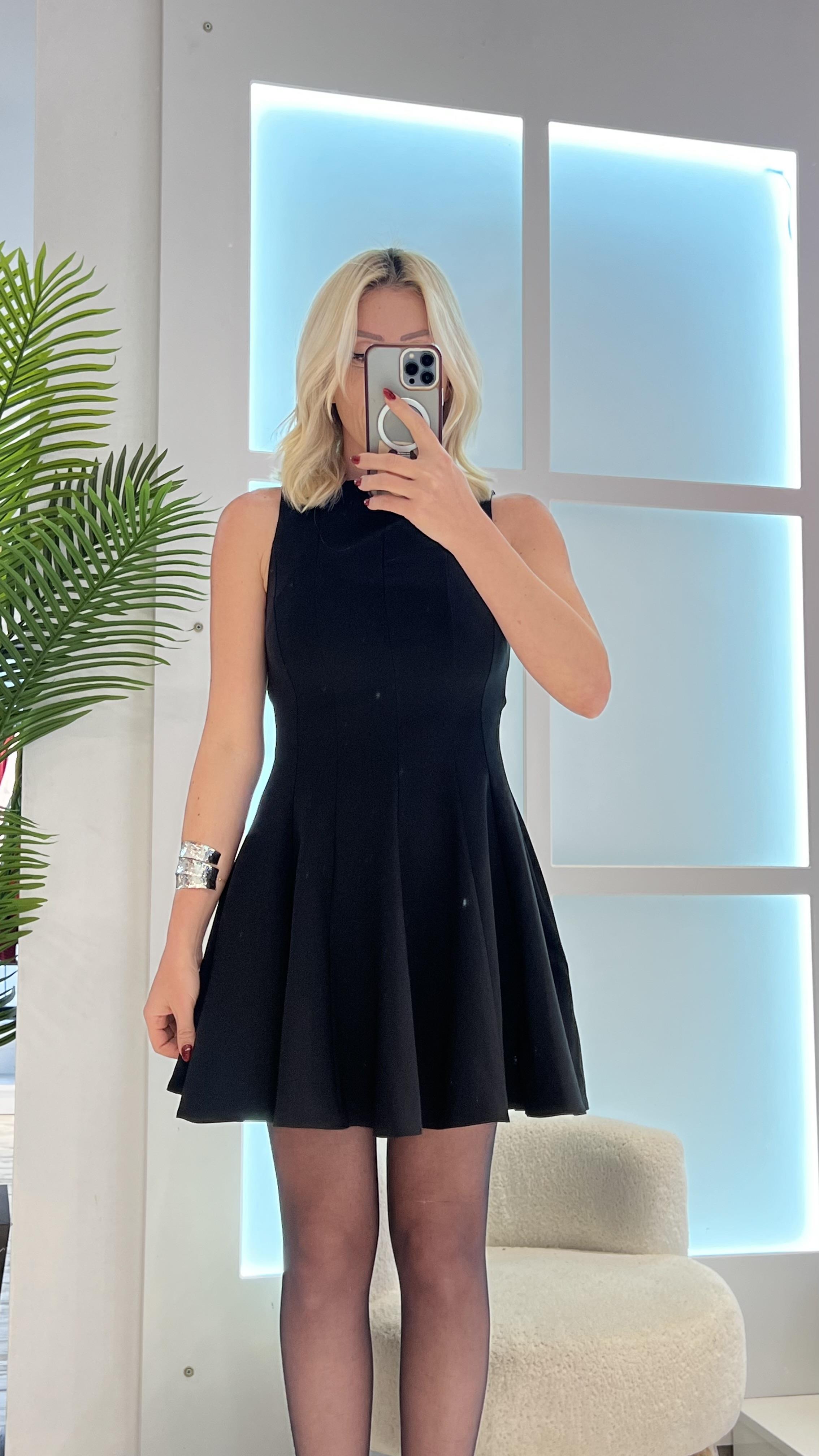 MORE PİLELİ SİYAH ELBİSE