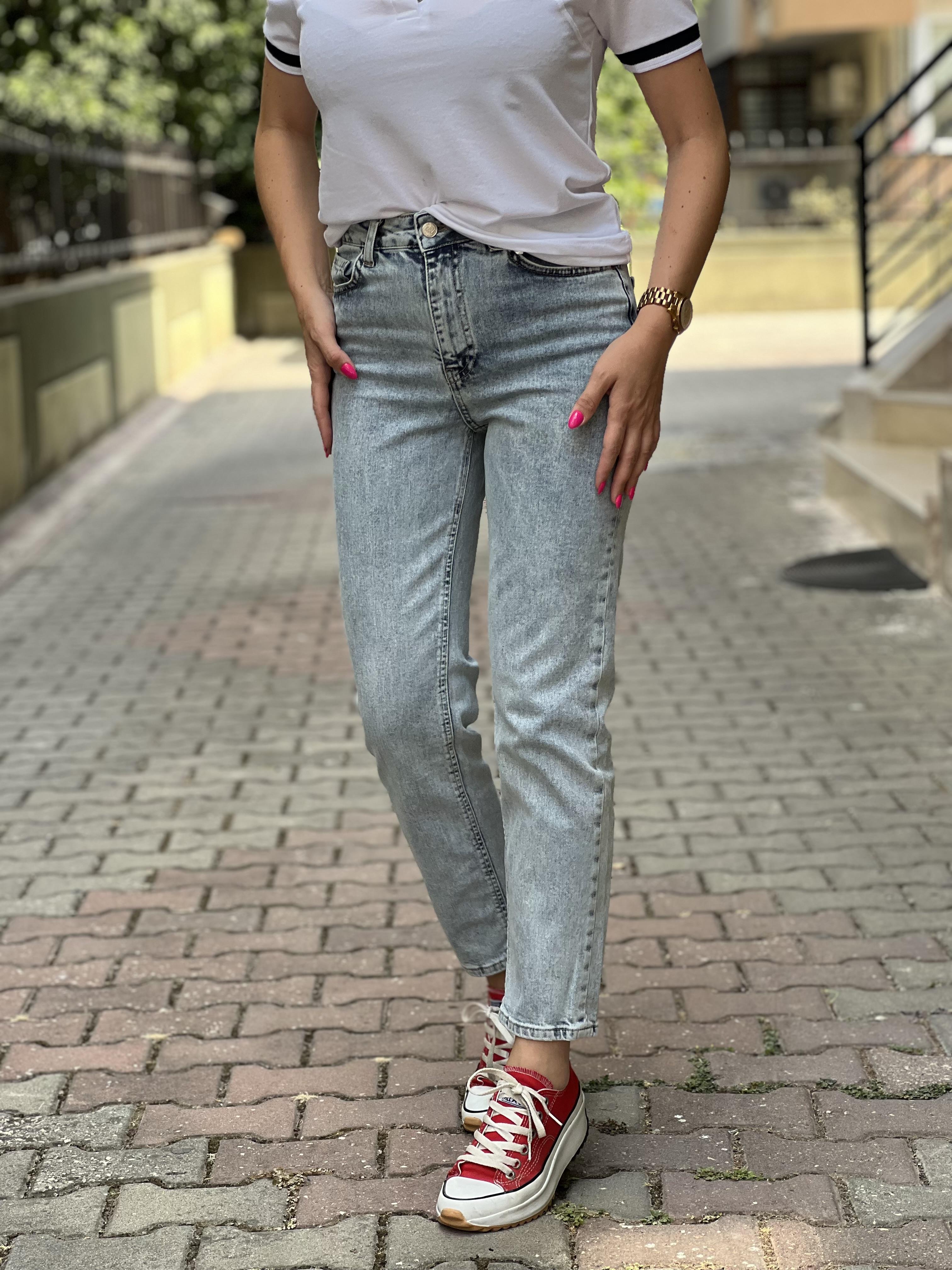 MOM JEAN
