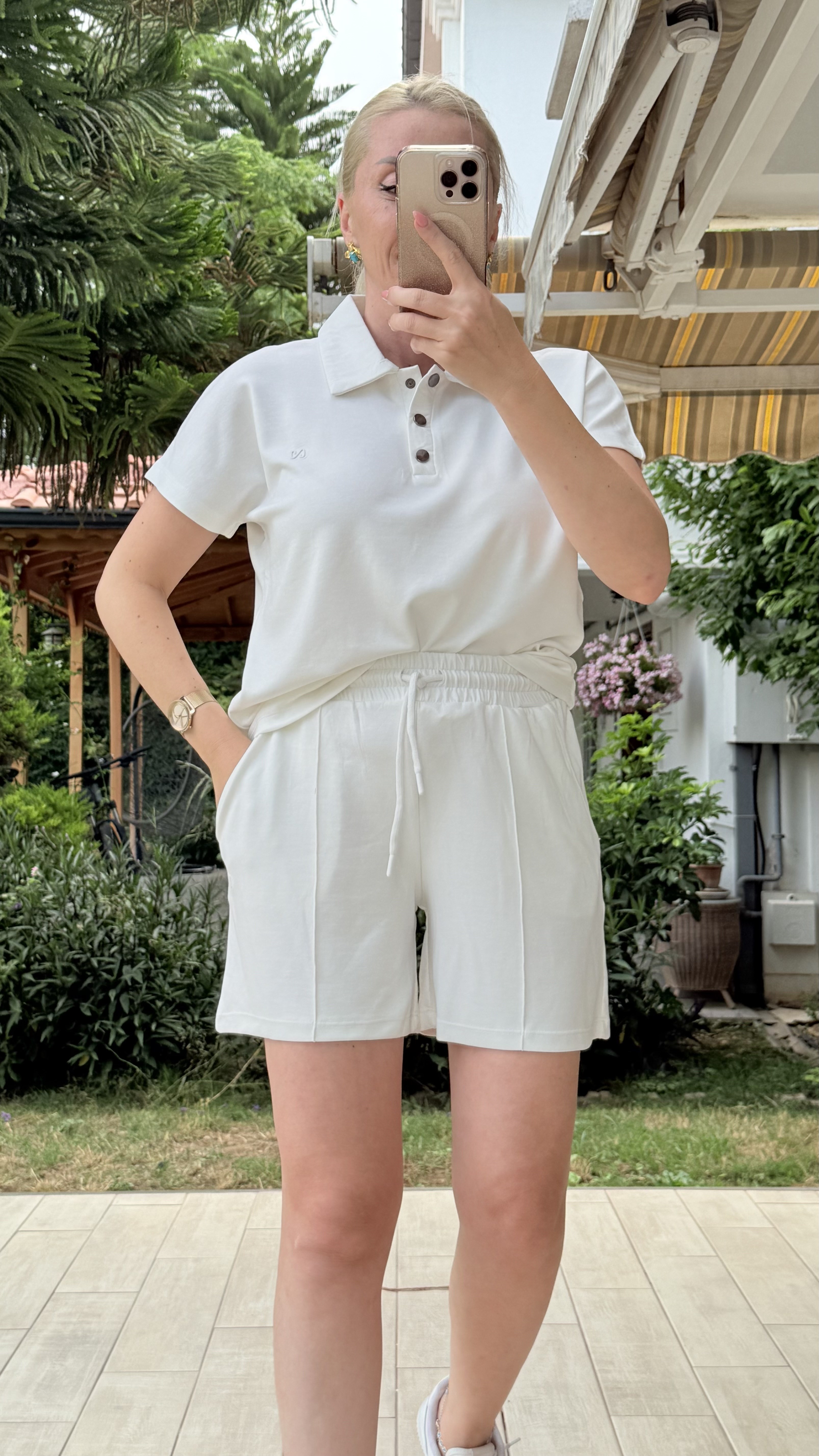 SANTA BEYAZ ŞORTLU TAKIM