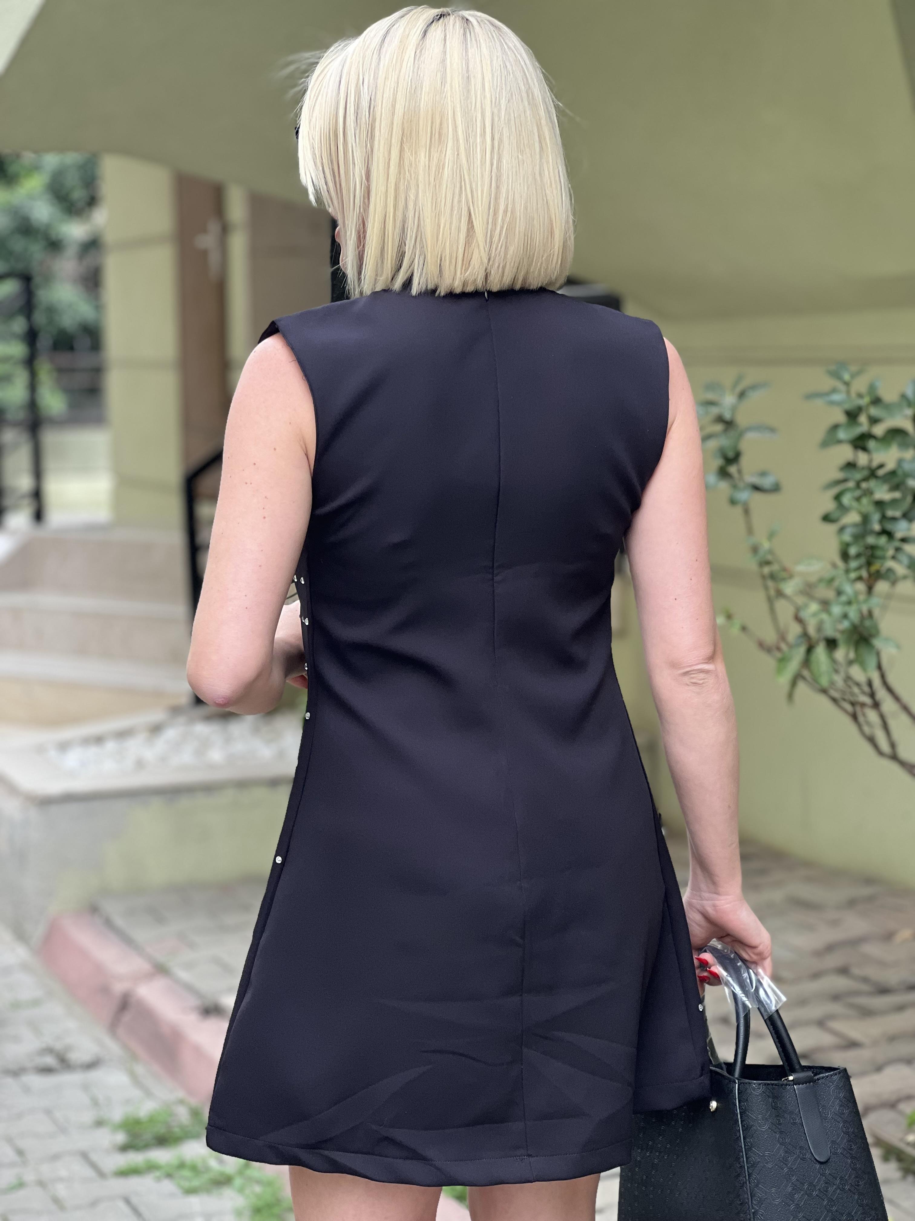 TAŞLI SİYAH ELBİSE 
