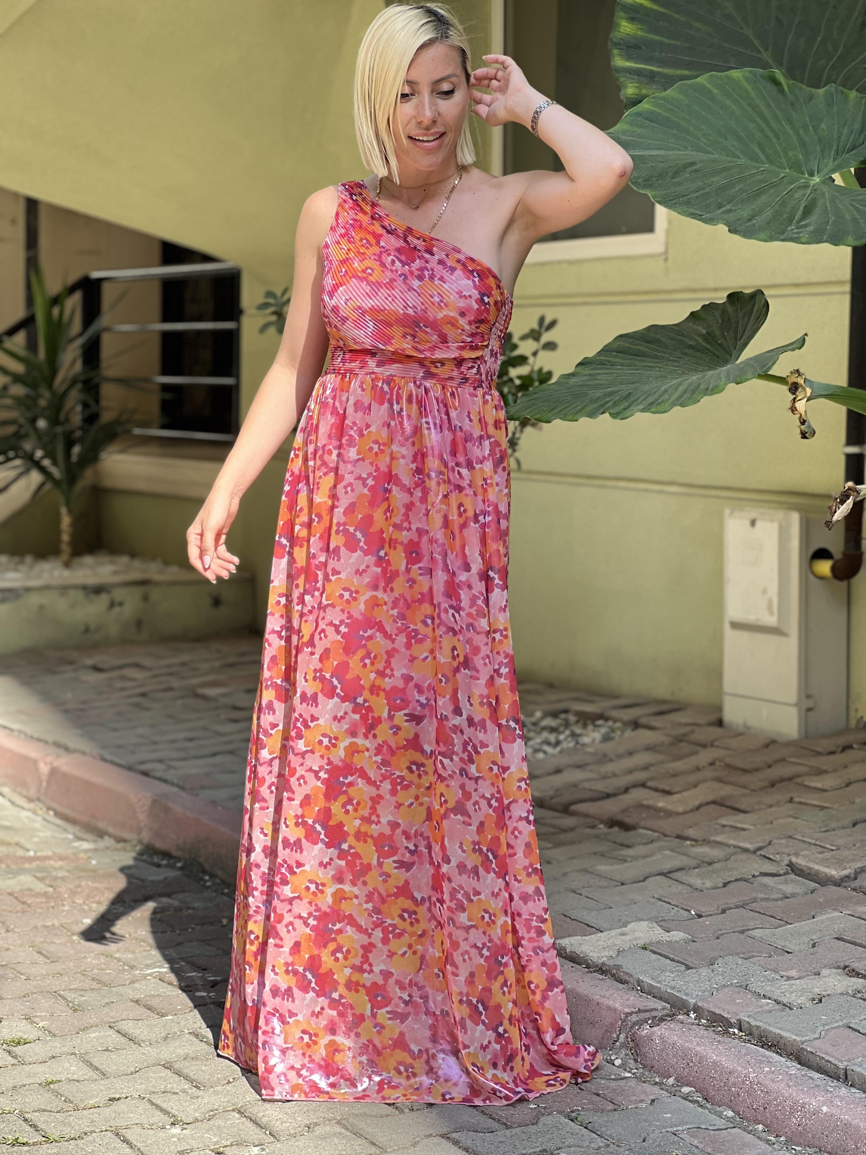 TEK OMUZ PEMBE ELBİSE 