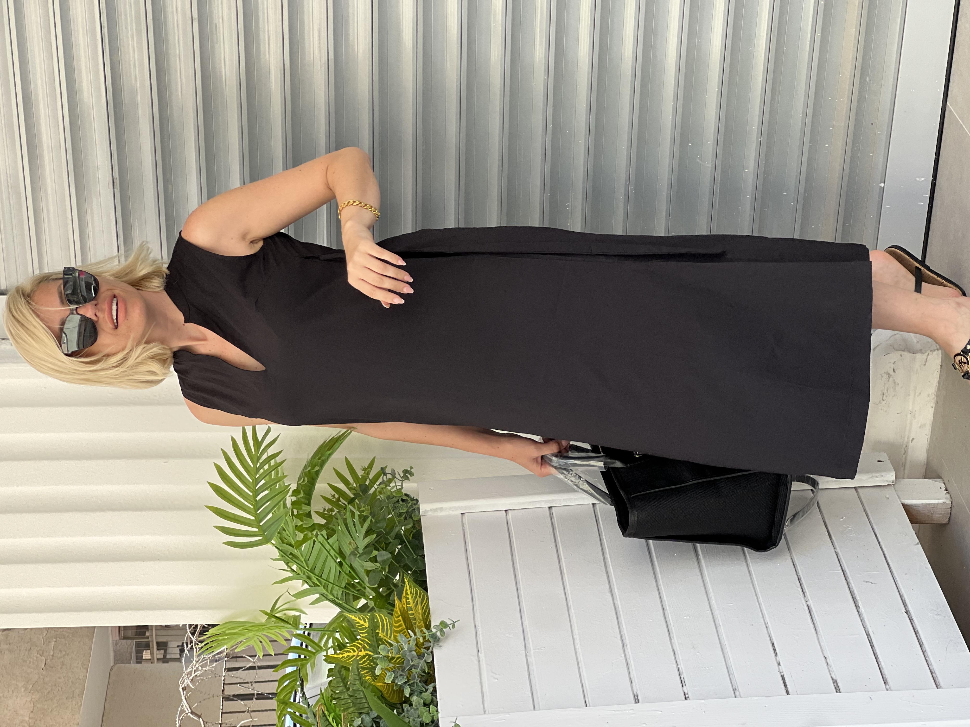 BLACK V YAKA SİYAH UZUN ELBİSE 