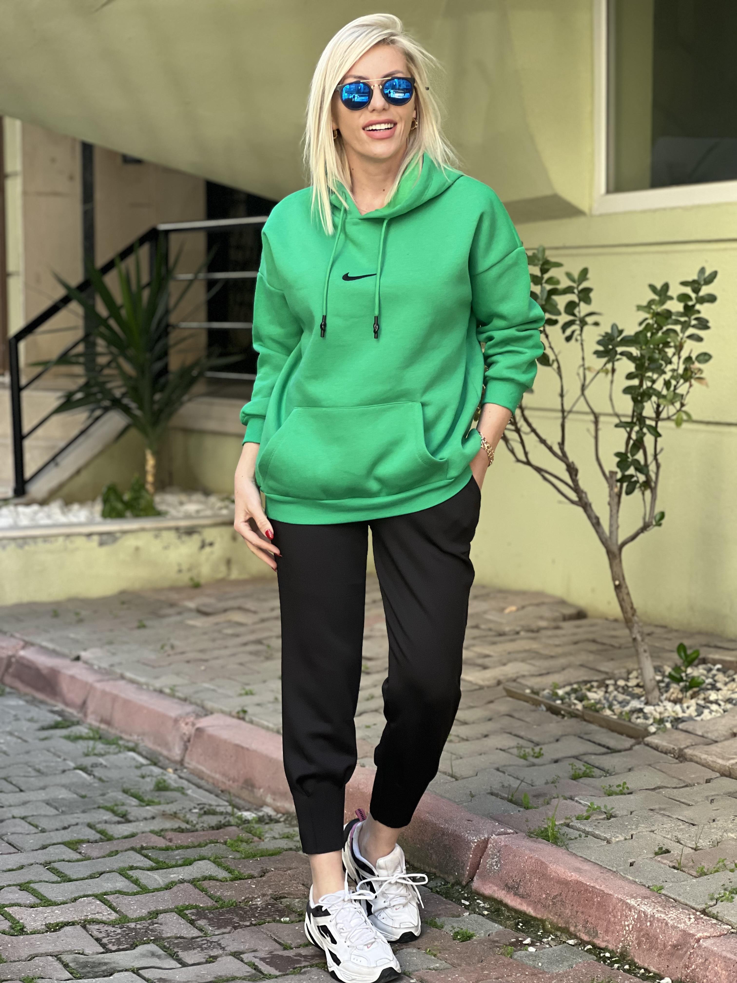 YEŞİL KAPŞONLU SWEAT 