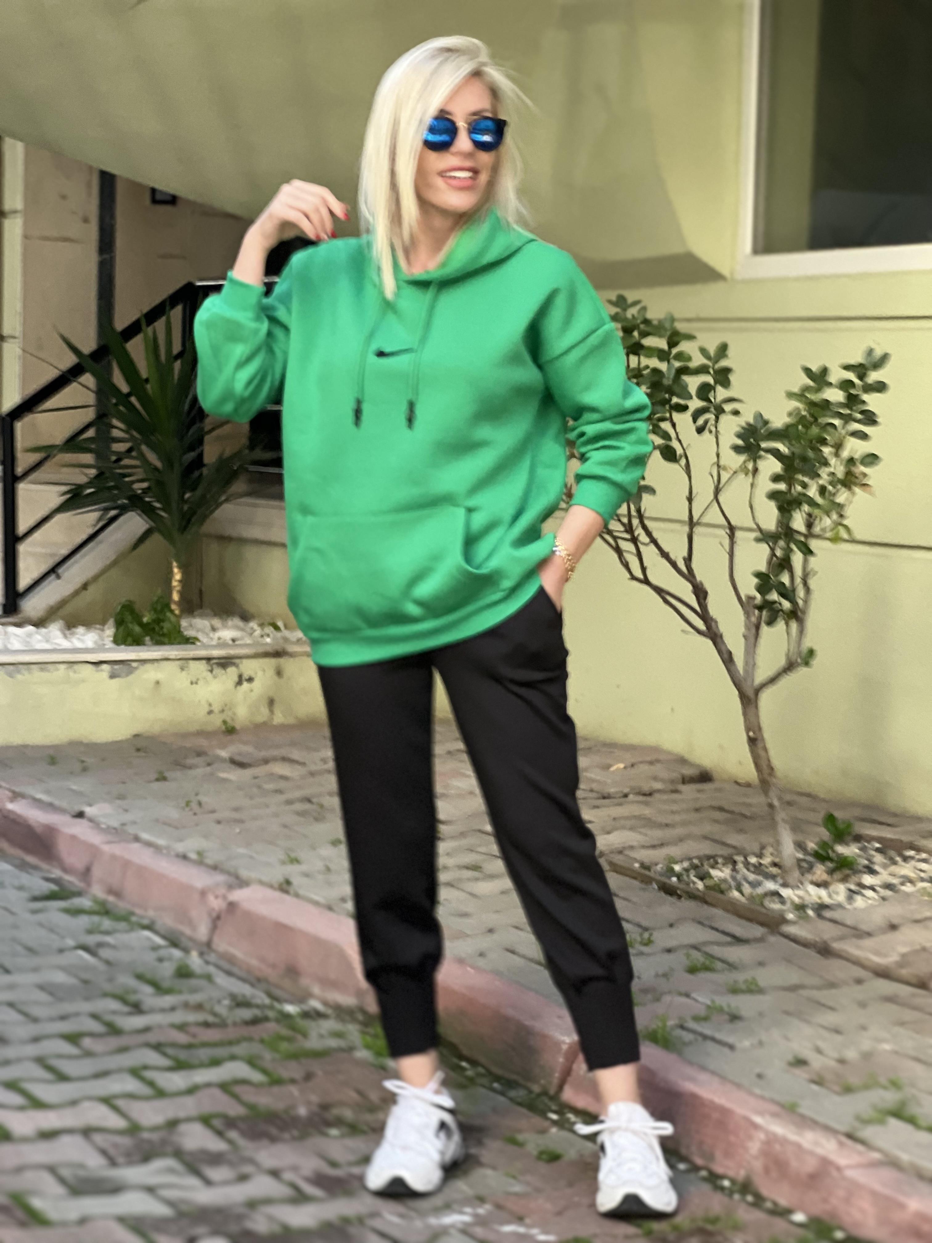 YEŞİL KAPŞONLU SWEAT 