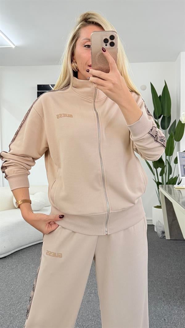 ASLY BEJ FERMUARLI TAKIM 