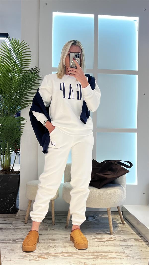 BEYAZ GAP SWEATSHIRT