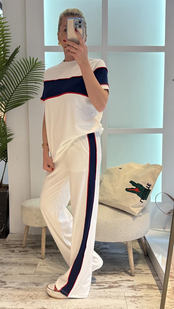 BEYAZ LACİVERT ŞERİTLİ EŞOFMAN TAKIMI