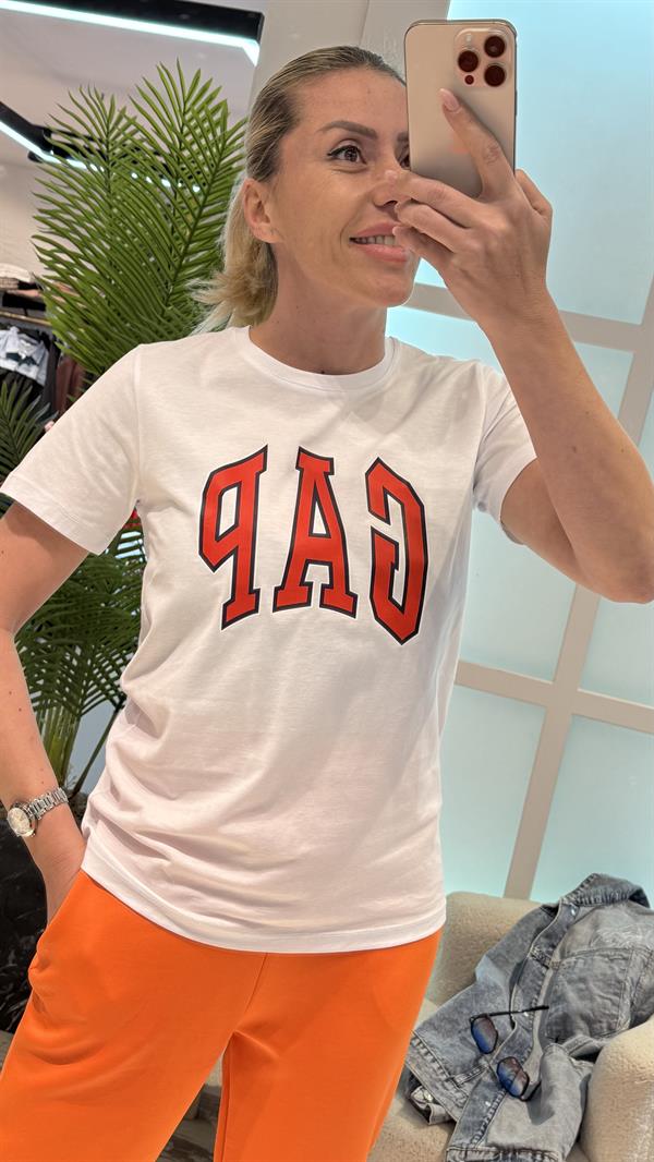 RİVEN ÖNÜ KIRMIZI YAZILI TSHIRT