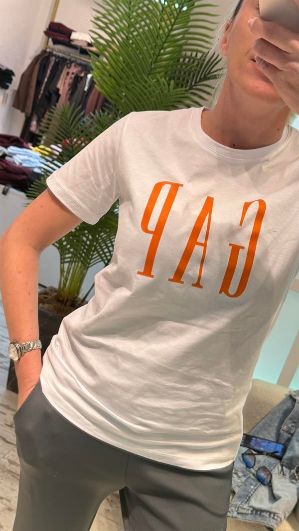 RİVEN TURUNCU YAZILI TSHIRT