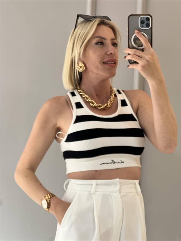 BEYAZ-SİYAH CROP