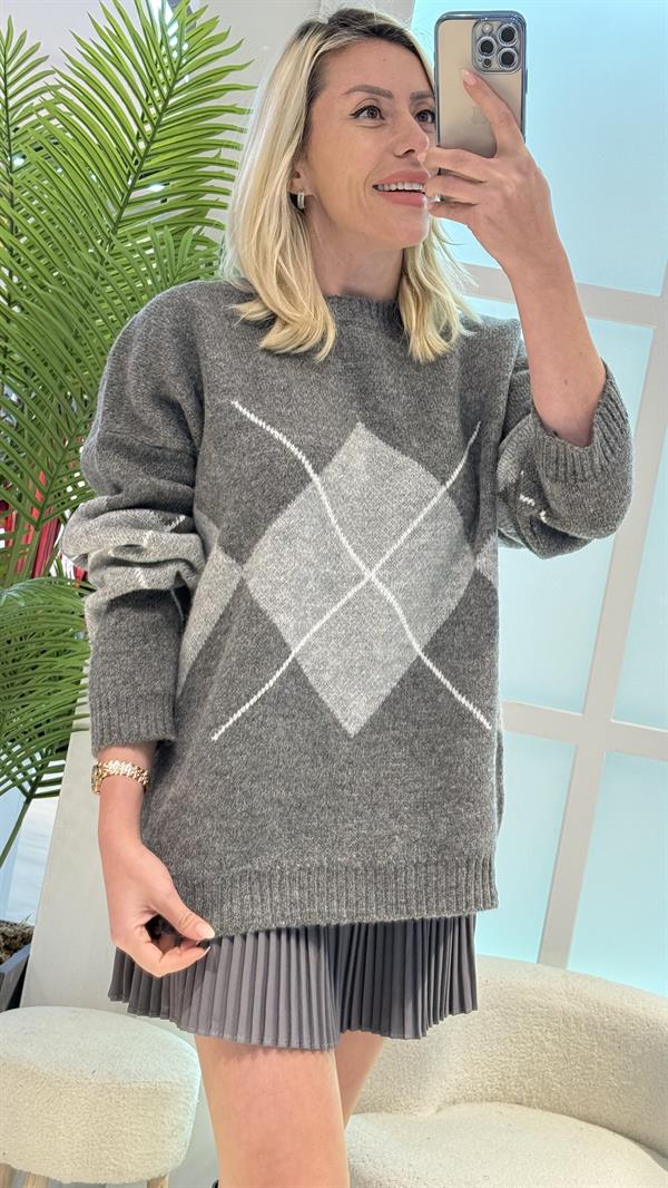 GRİ ÇAPRAZ DETAYLI KAZAK