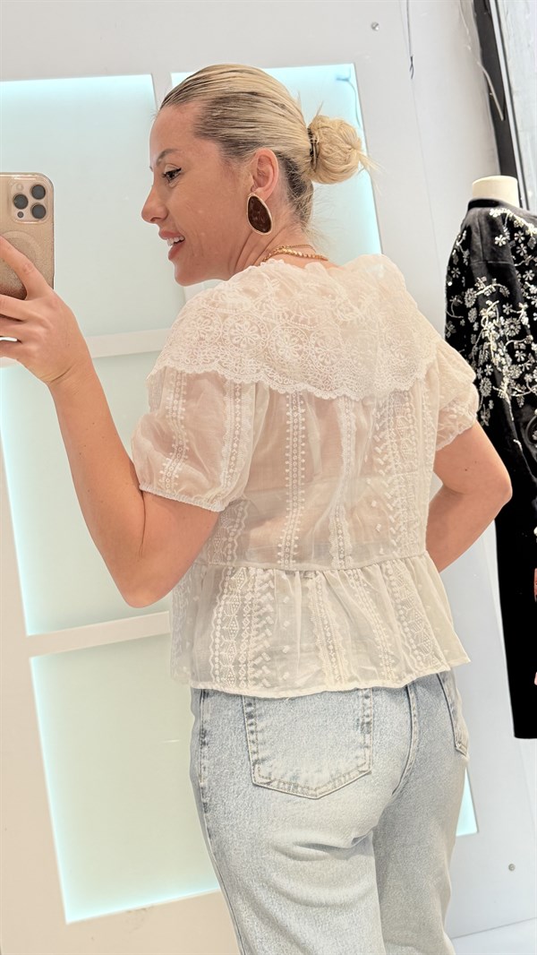 HELİ BEYAZ BEBE YAKA GÖMLEK 