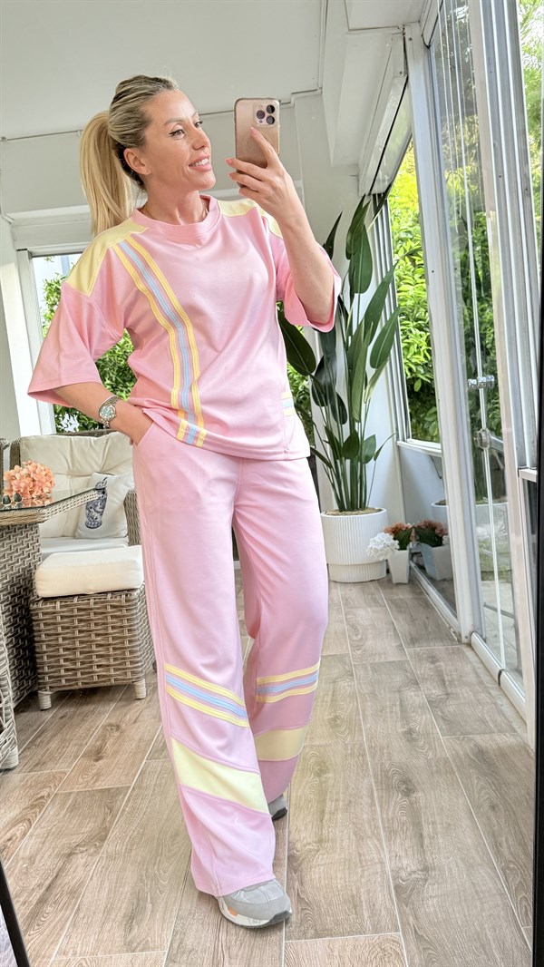 JESLA PEMBE ŞERİTLİ TAKIM 