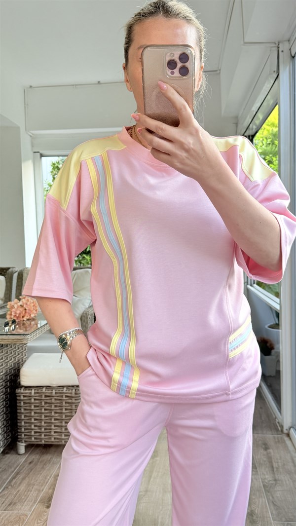 JESLA PEMBE ŞERİTLİ TAKIM 