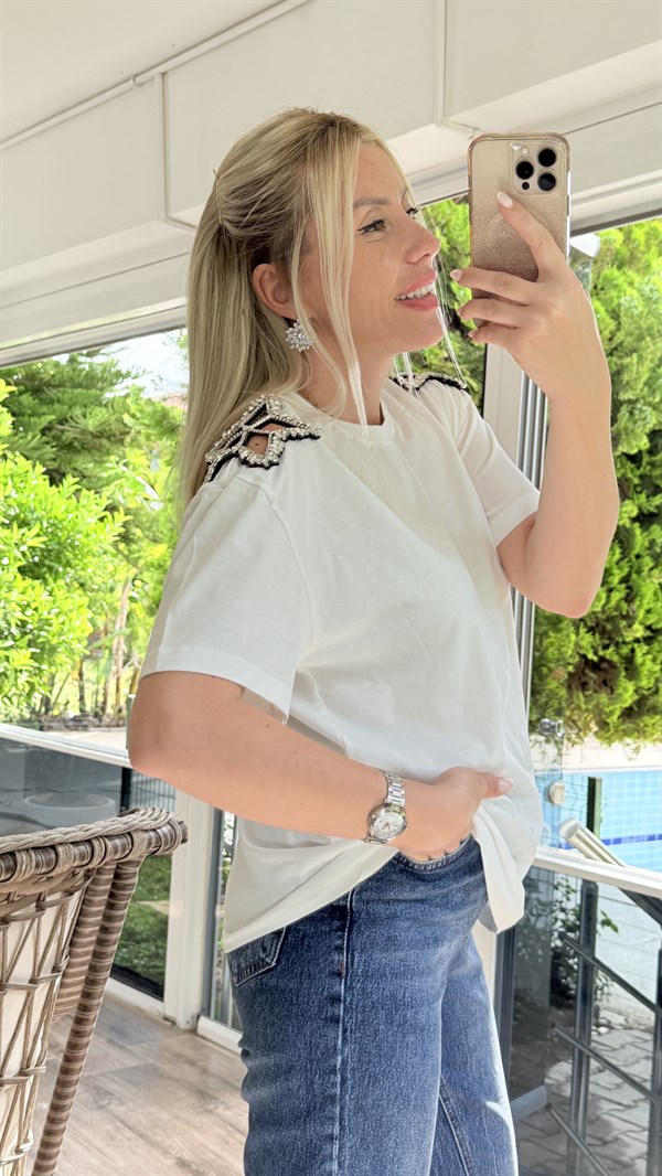 JESSY BEYAZ YILDIZ DETAYLI TSHRT 