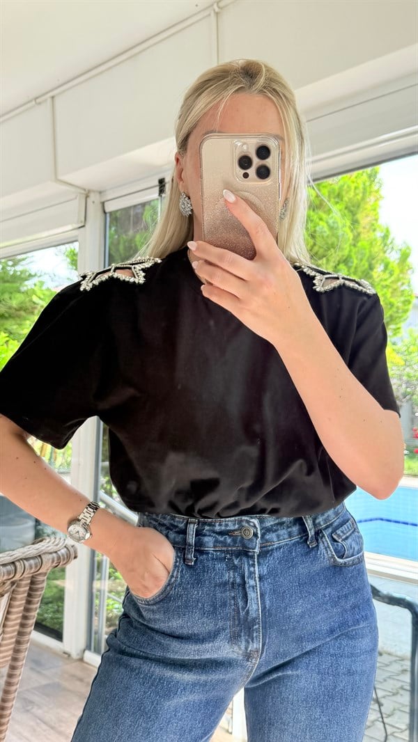JESSY SİYAH YILDIZ DETAYLI TSHRT 