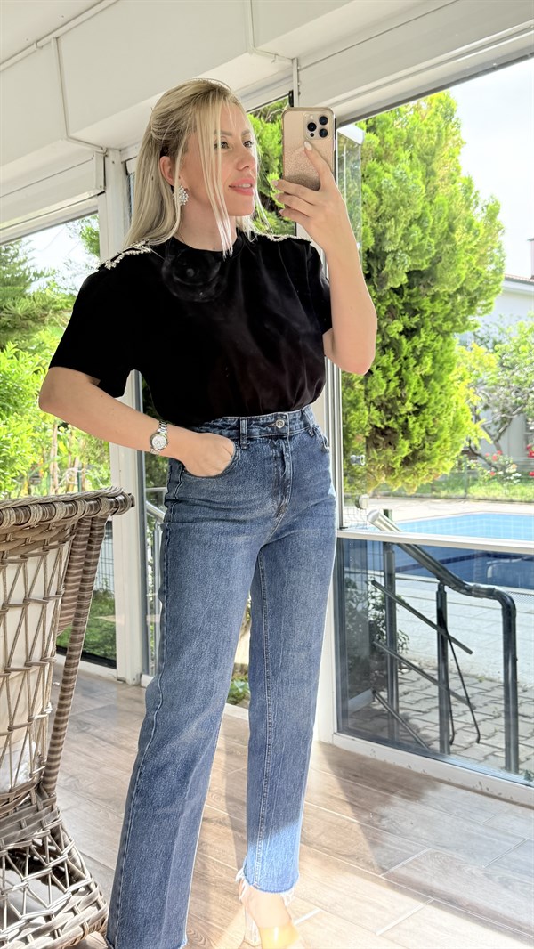 JESSY SİYAH YILDIZ DETAYLI TSHRT 