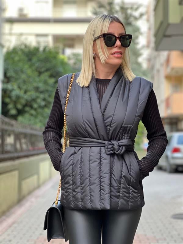 KAPİTONE SİYAH YELEK