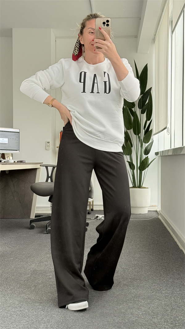 LOLE SİYAH YAZILI SWEATSHIRT