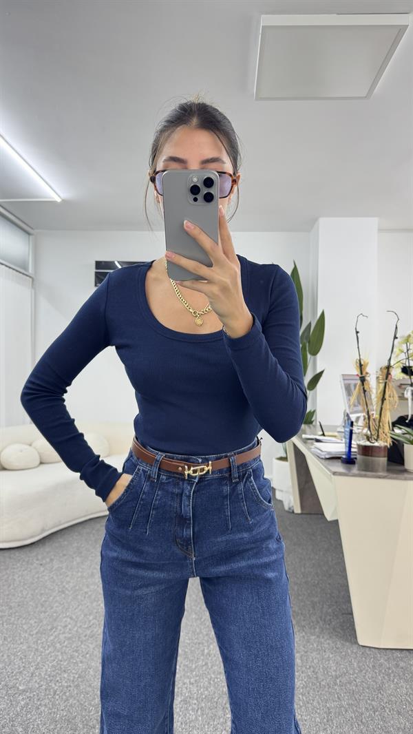 Mia Lacivert U Yaka Body