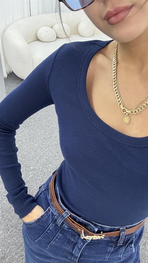 Mia Lacivert U Yaka Body