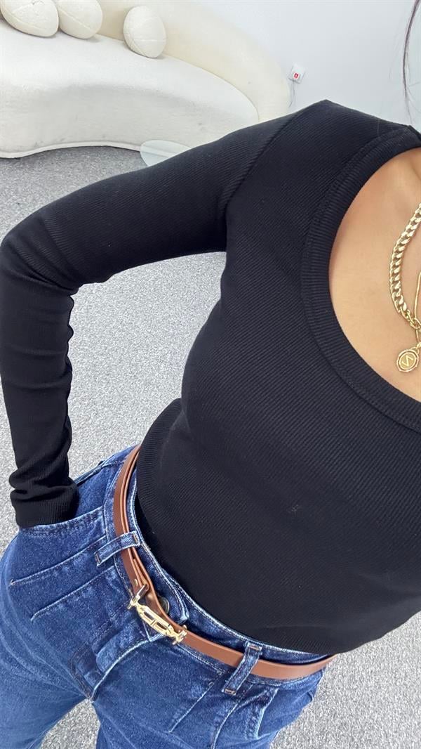 Mia Siyah U Yaka Body