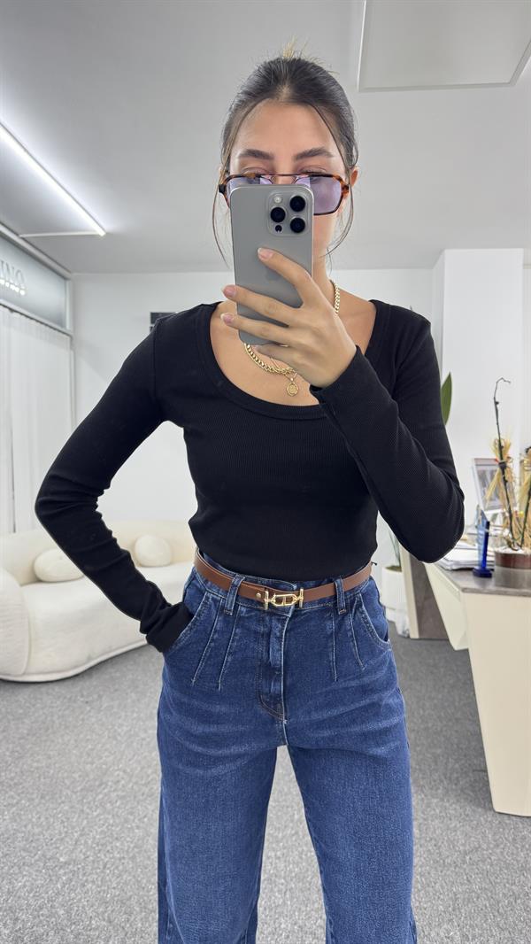 Mia Siyah U Yaka Body