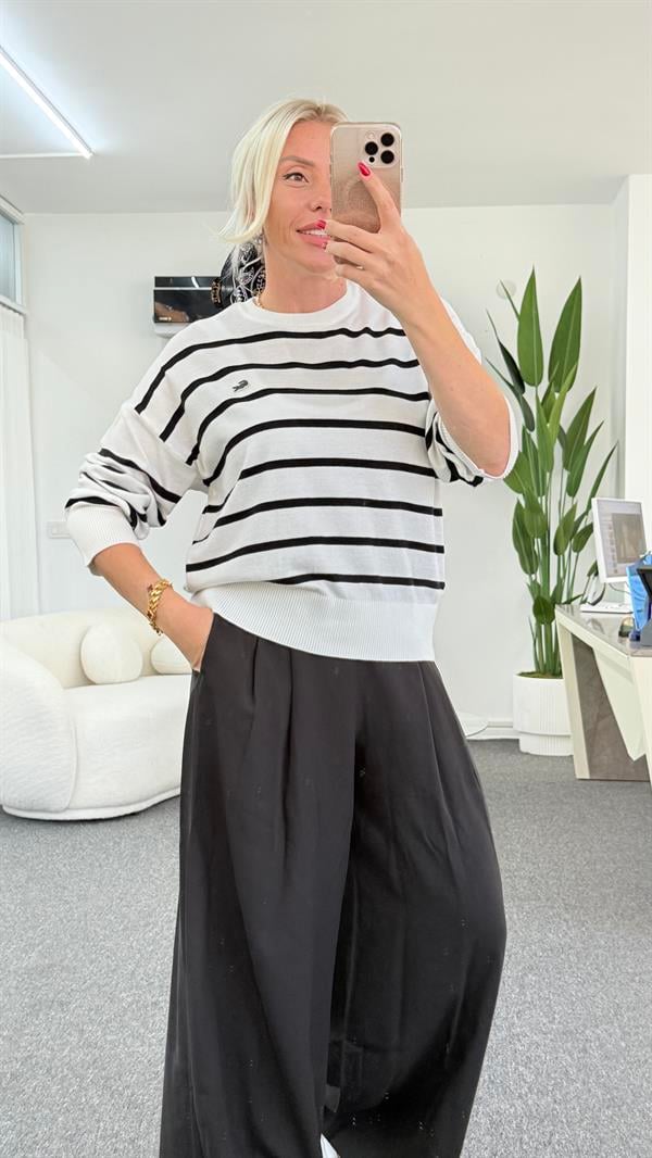 MİRS SİYAH ÇİZGİLİ BEYAZ KAZAK 