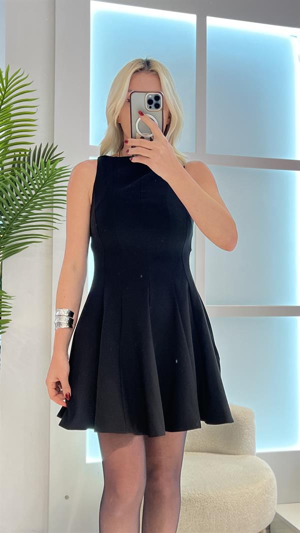 MORE PİLELİ SİYAH ELBİSE