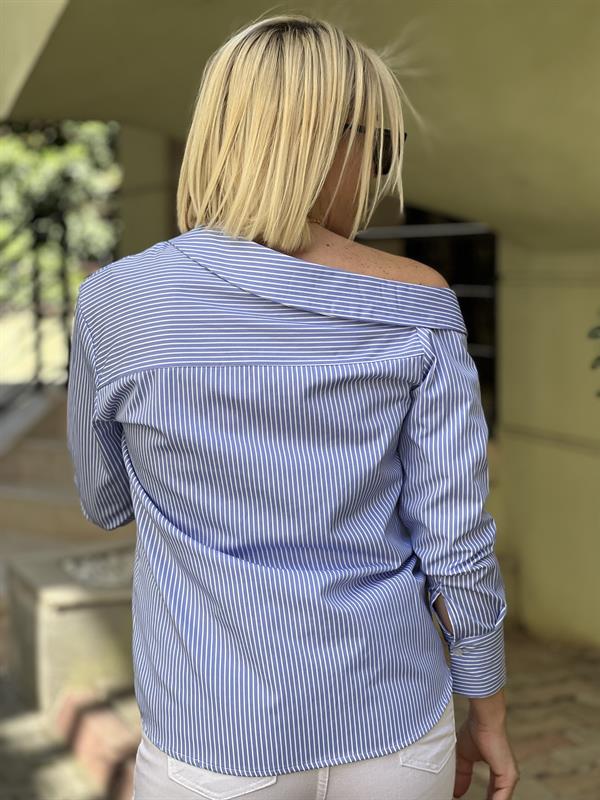 OMUZU DÜŞÜK MAVİ GÖMLEK