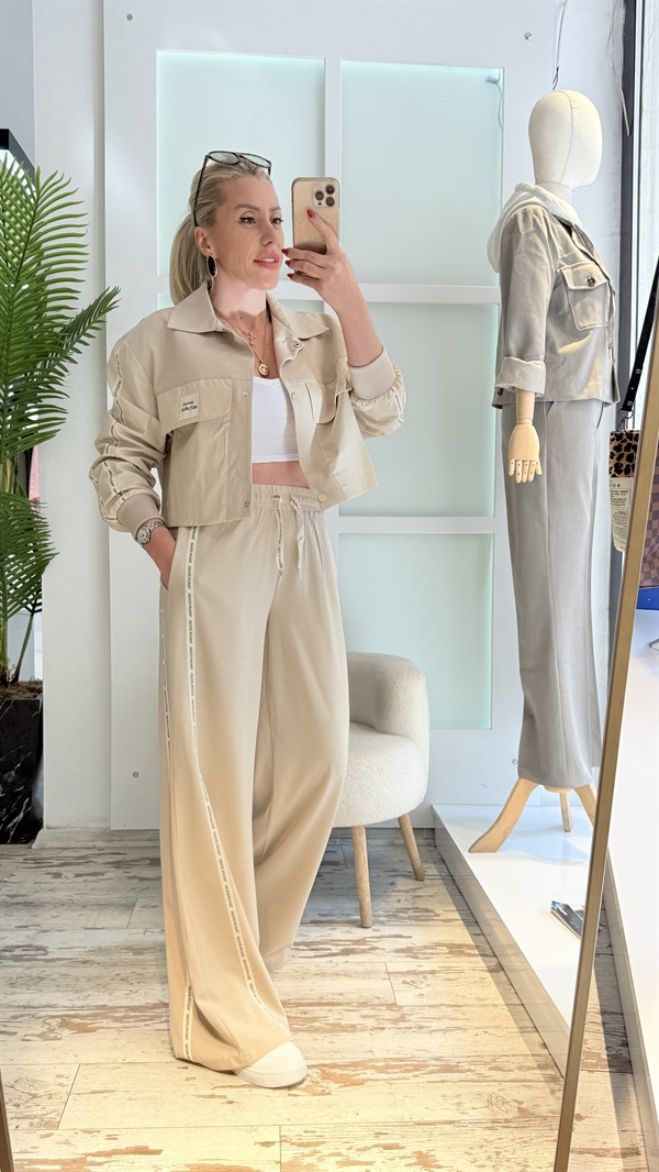 ÖNİS KREMRENGİ TASARIM TAKIM 