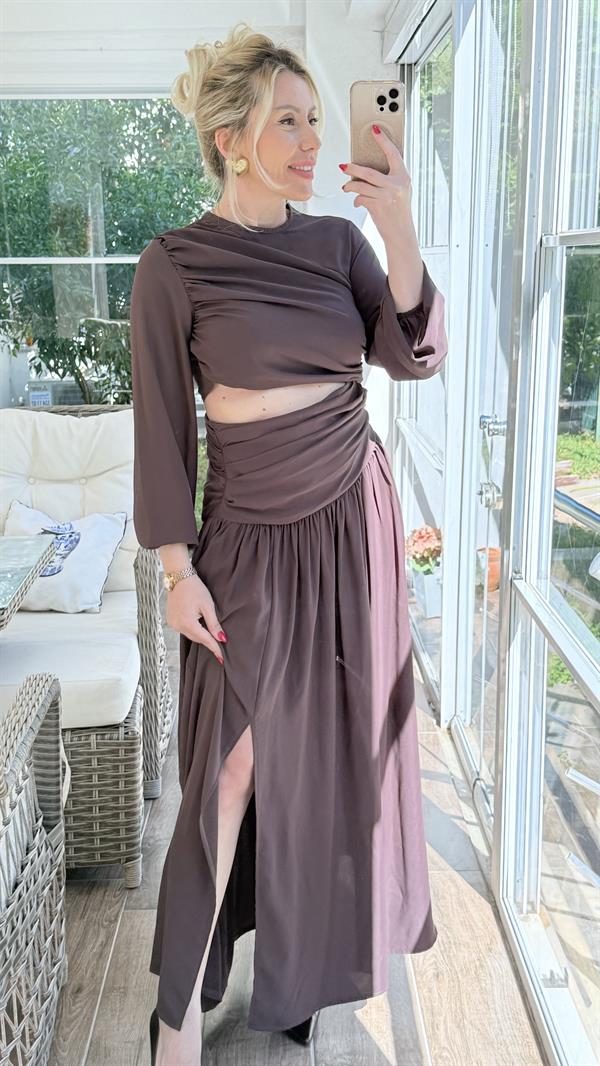 ONİYA KAHVE YIRTMAÇLI ELBİSE