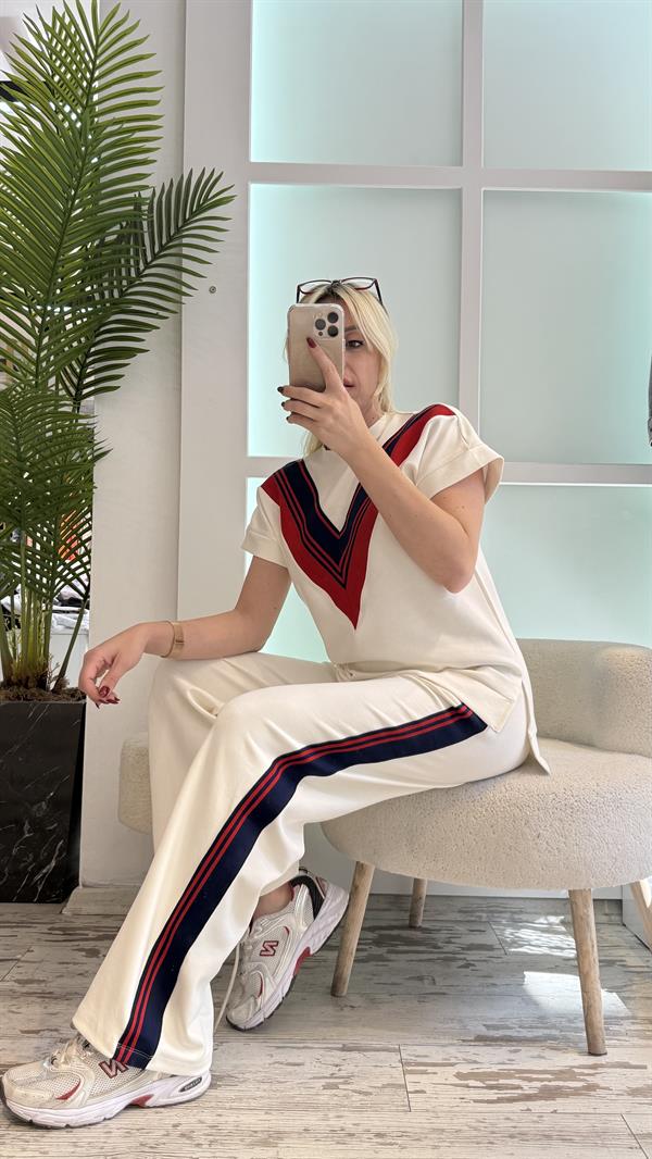 OXİY ŞERİTLİ BEYAZ EŞOFMAN TAKIM