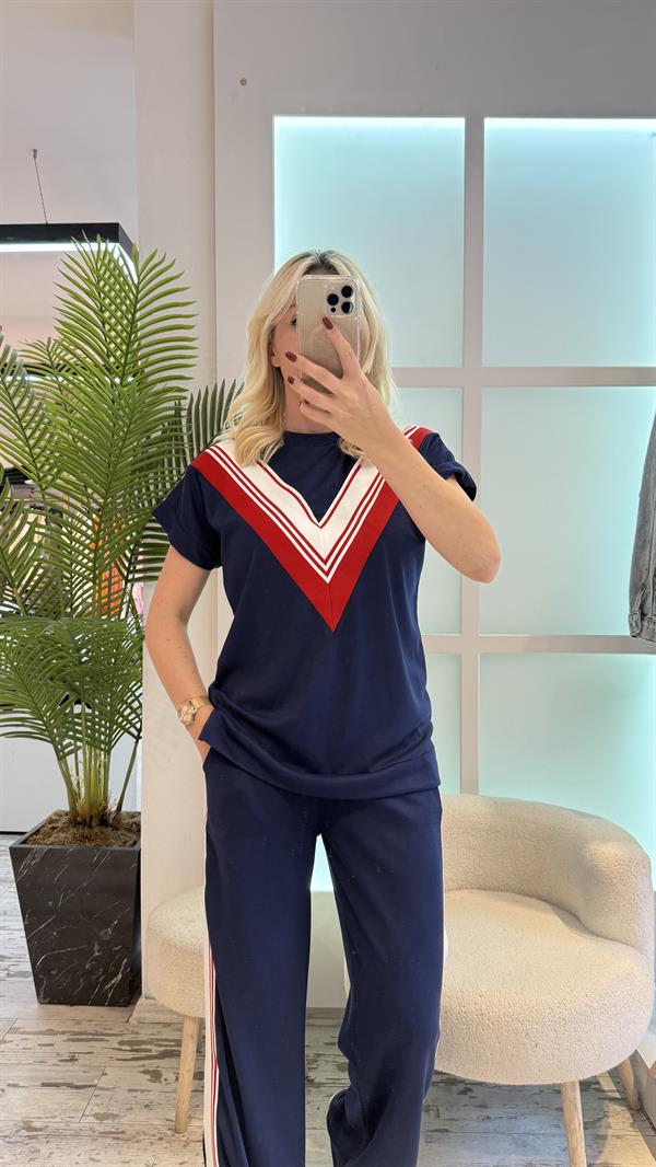 OXİY ŞERİTLİ LACİVERT EŞOFMAN TAKIMI