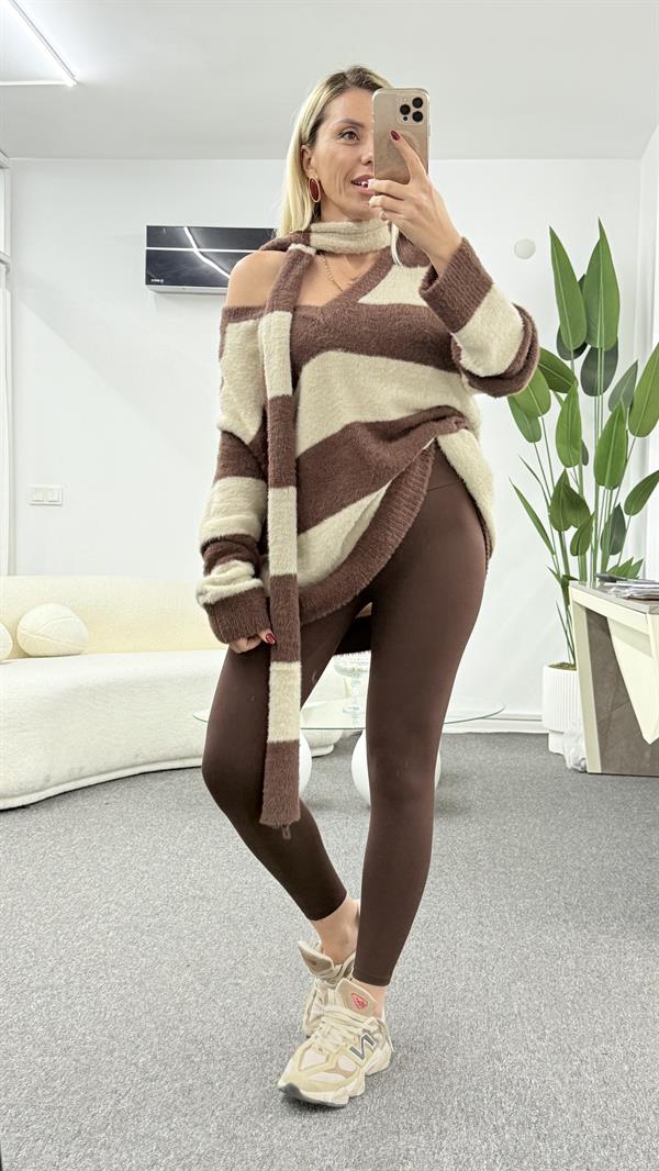 SİSİ ATKILI KAHVE KAZAK