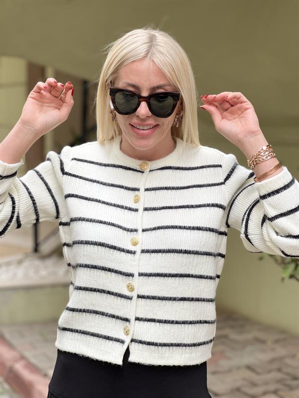 SİYAH BEYAZ ÇİZGİLİ HIRKA 