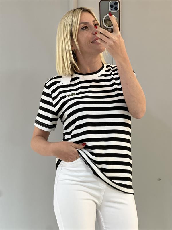SİYAH BEYAZ CİZGİLİ ORJ MARKA TSHRT 