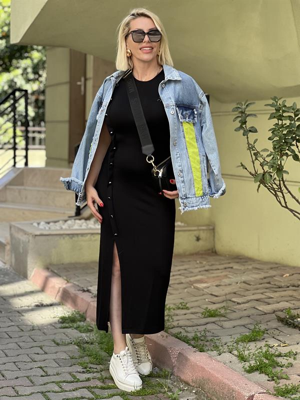 SİYAH UZUN DÜĞMELİ ELBİSE 