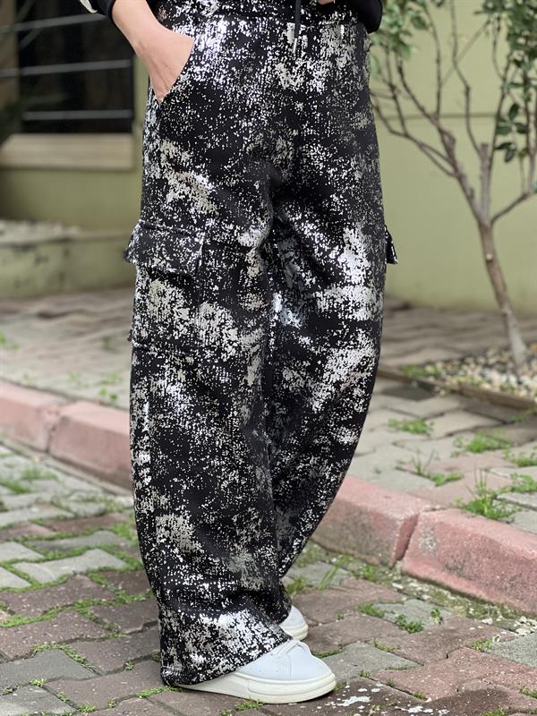 VARAK DETAYLI SİYAH EŞOFMAN 