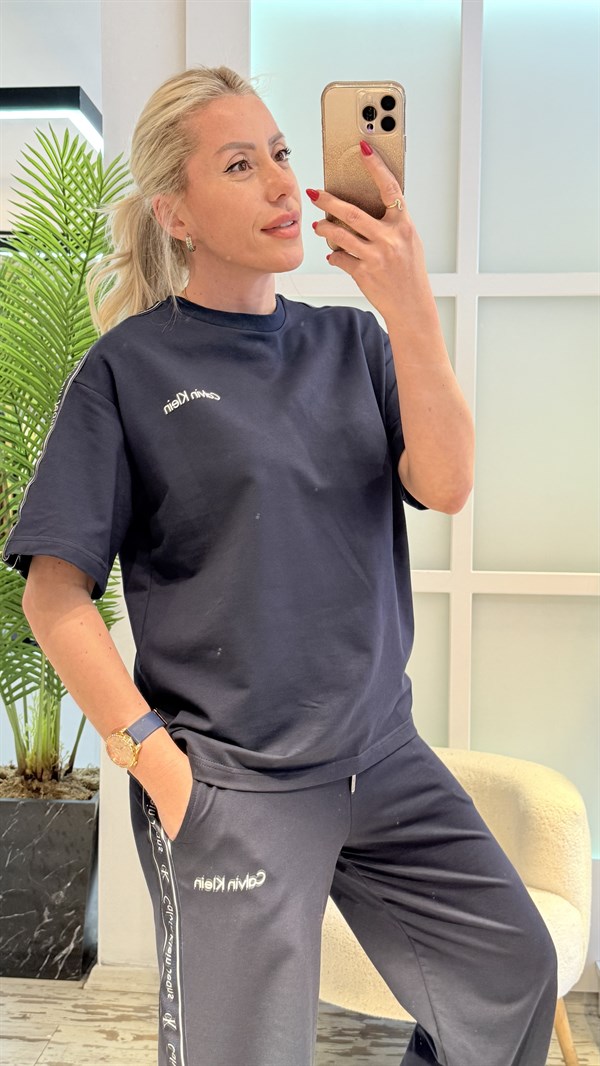 YUMİ LACİVERT EŞOFMAN TAKIMI