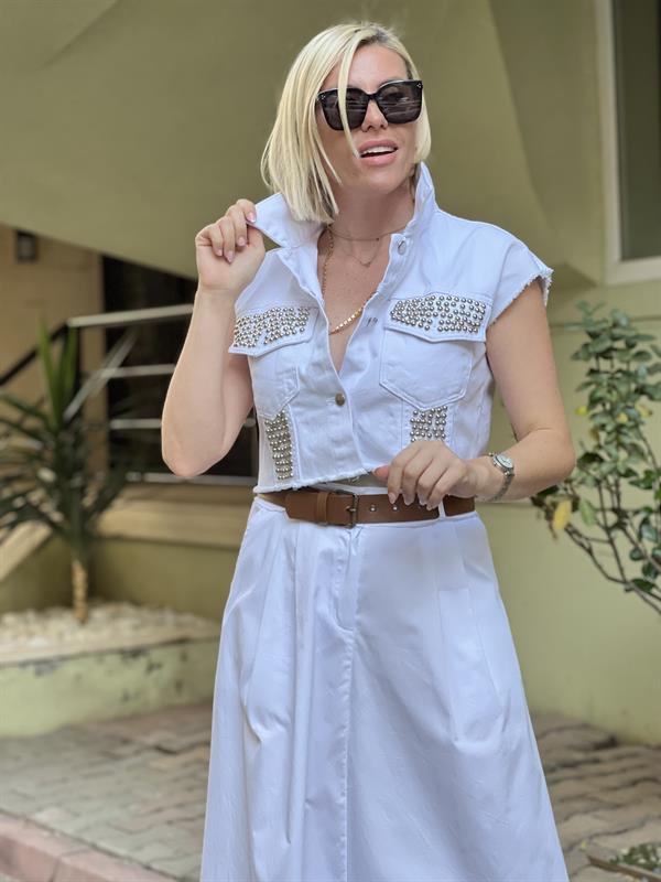 ZIMBA DETAYLI BEYAZ YELEK