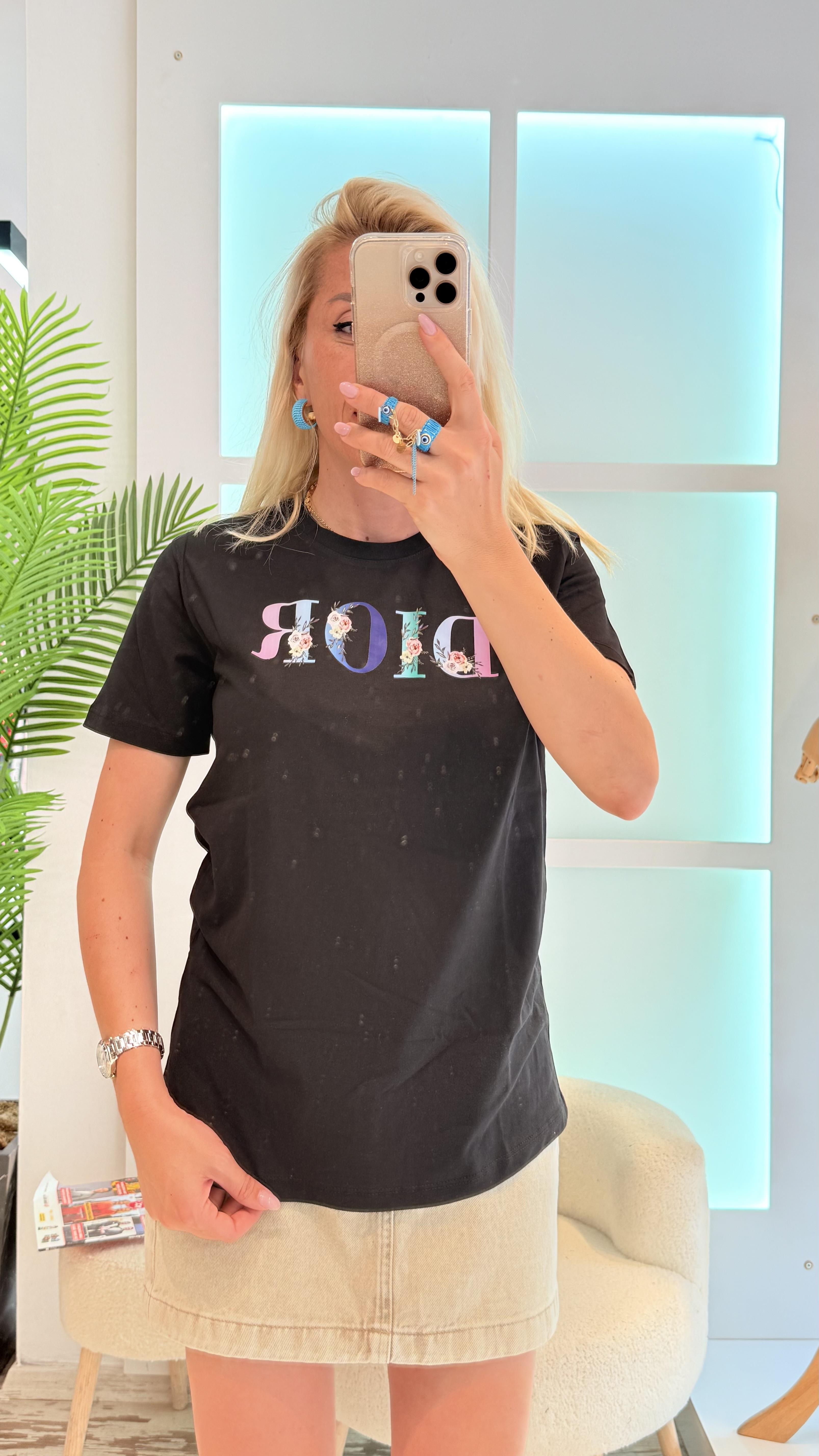 EMMA RENKLİ SİYAH TSHIRT