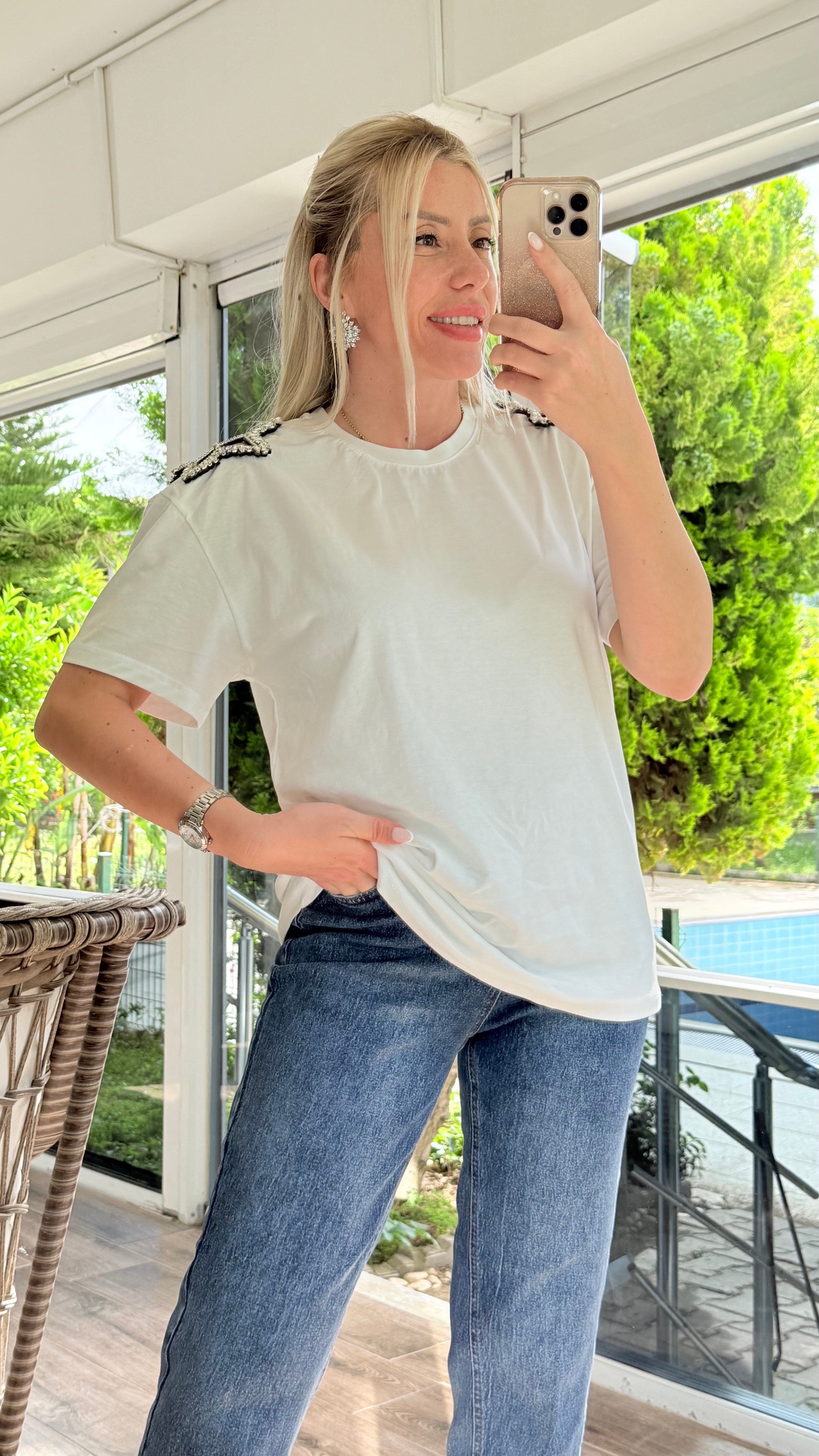 JESSY BEYAZ YILDIZ DETAYLI TSHRT 